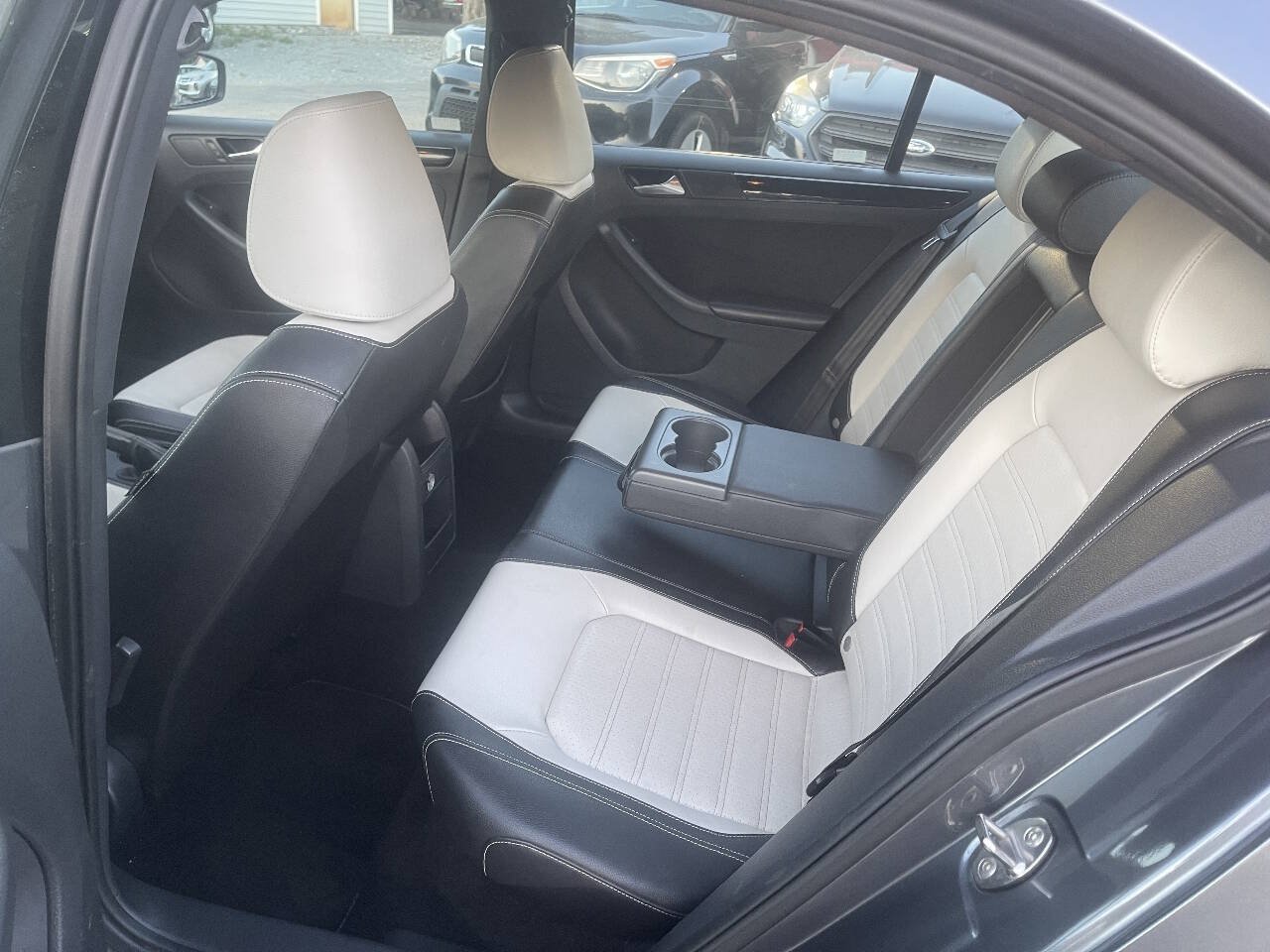 Used 2015 Volkswagen Jetta Sport FWD image 23