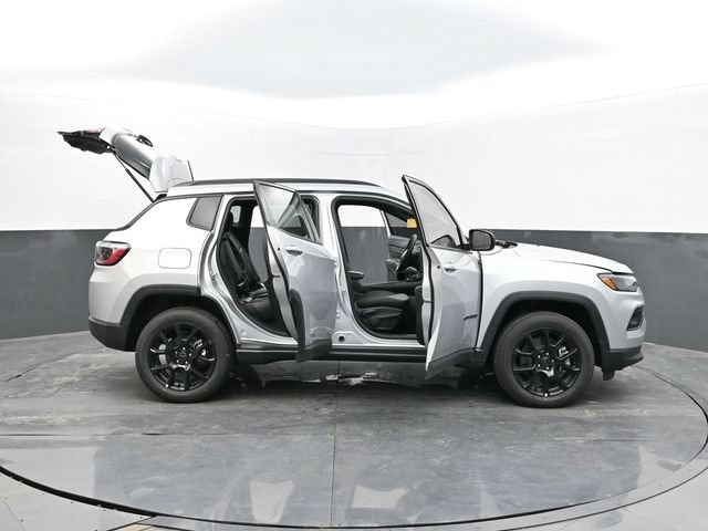 New 2025 Jeep Compass Latitude w/ Convenience Group AWD/4WD image 66
