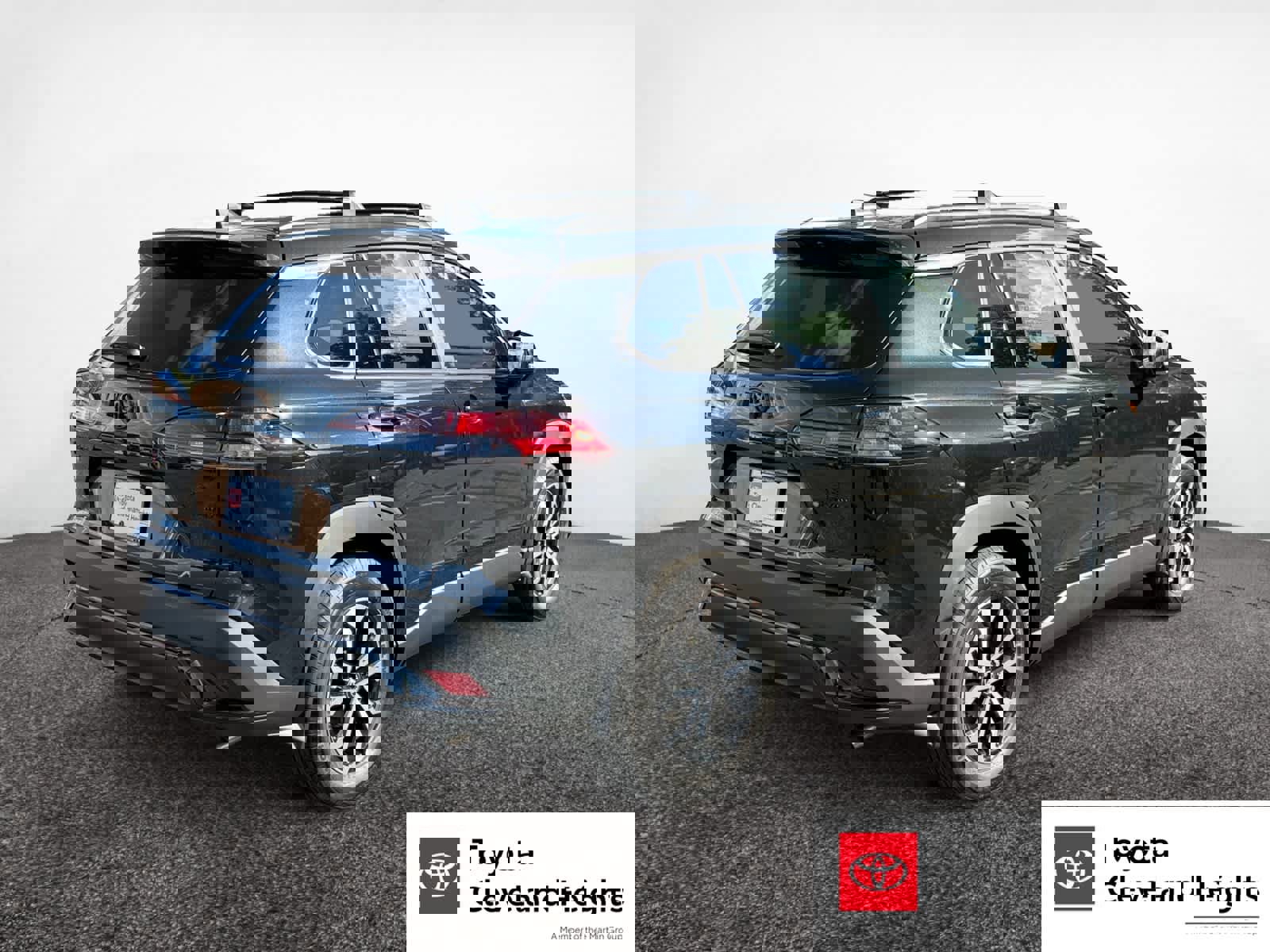 New 2026 Toyota Corolla Cross SE w/ Moonroof Package image 5