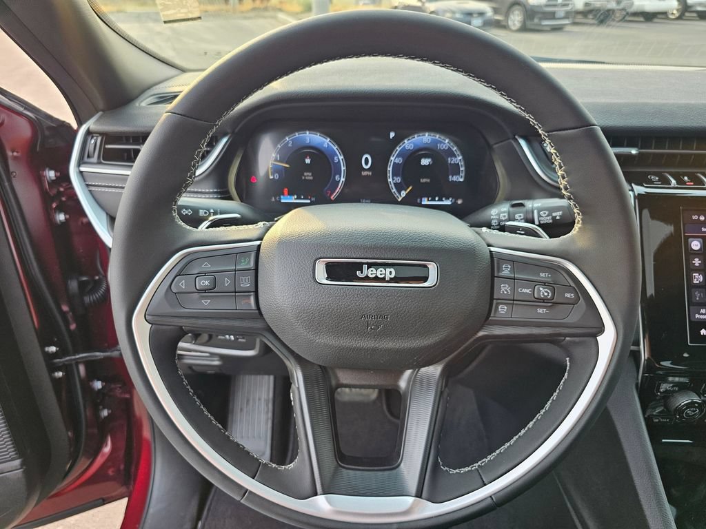 New 2025 Jeep Grand Cherokee Altitude AWD/4WD image 17