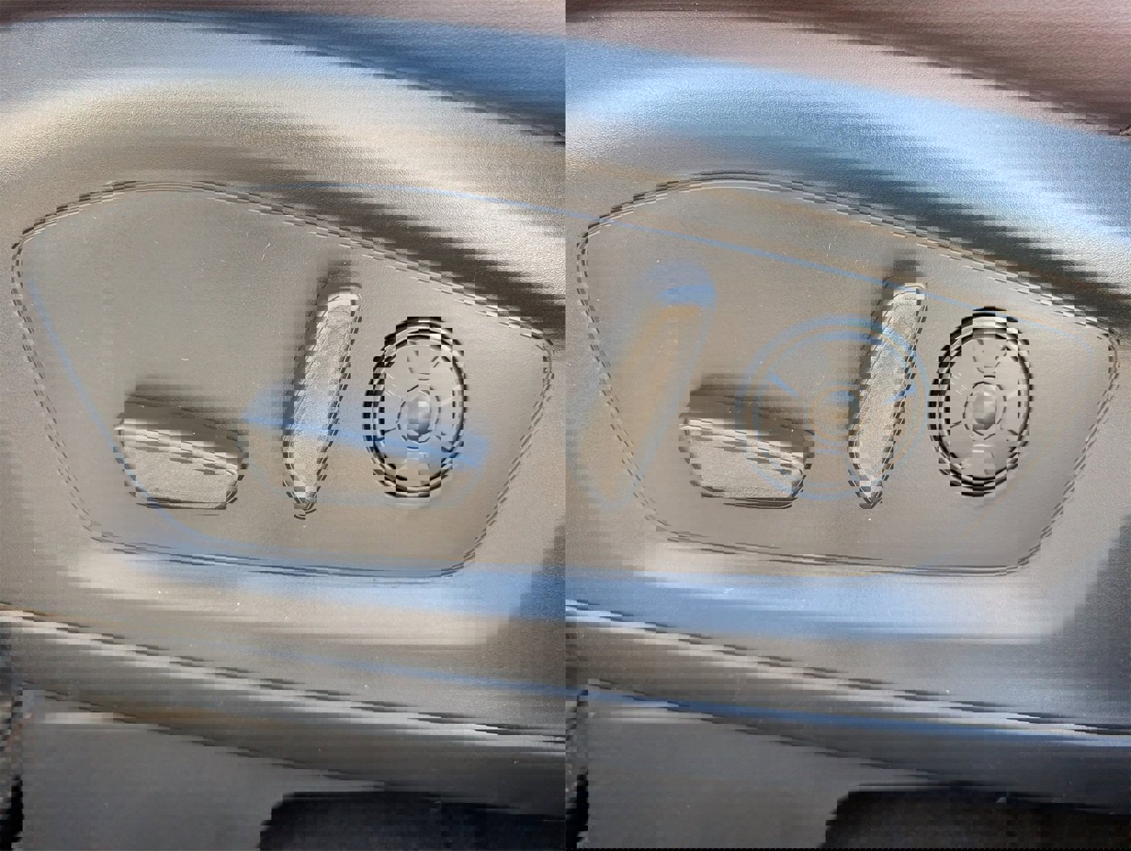 New 2026 Ford Explorer Platinum image 16