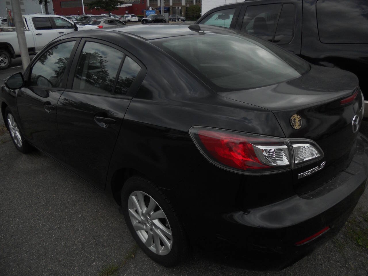 Used 2012 MAZDA MAZDA3 i Grand Touring w/ Tech Pkg FWD image 4
