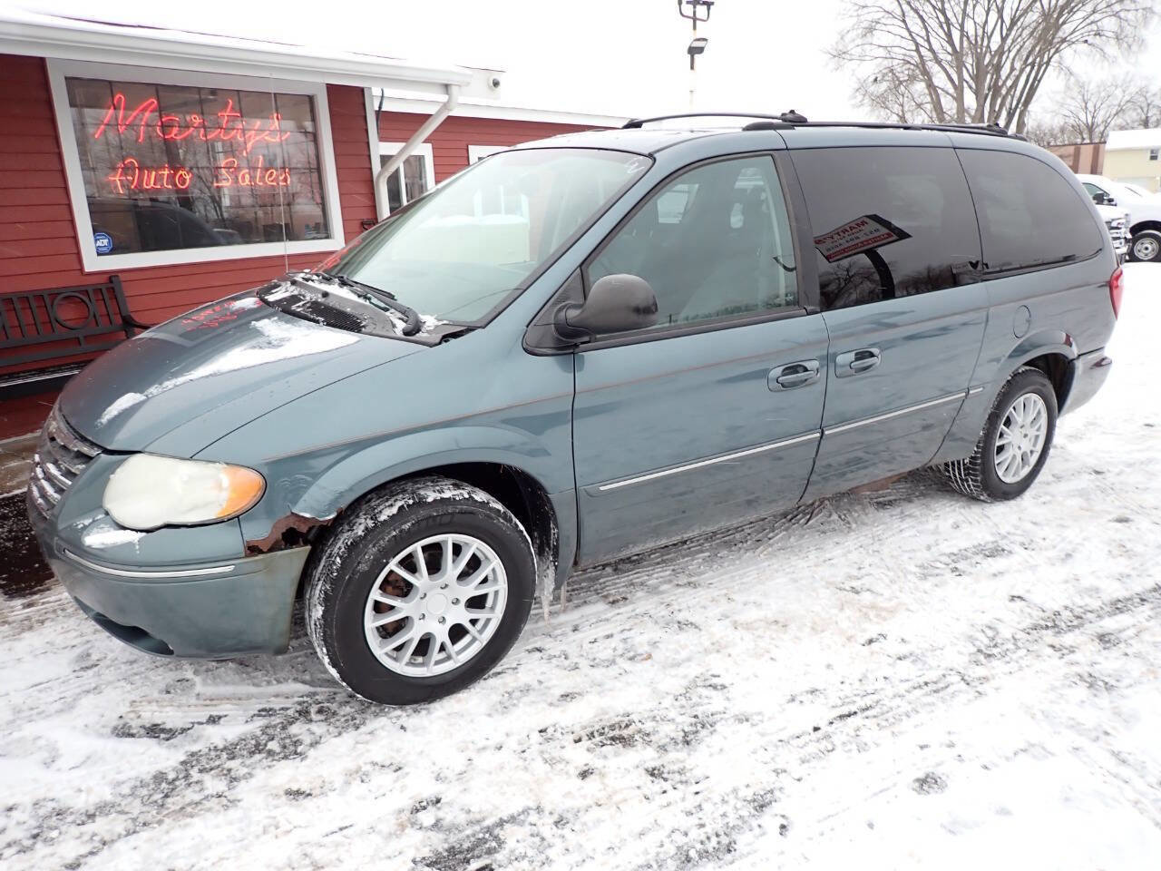 Used 2005 Chrysler Town & Country Touring w/ Luxury Group image 3