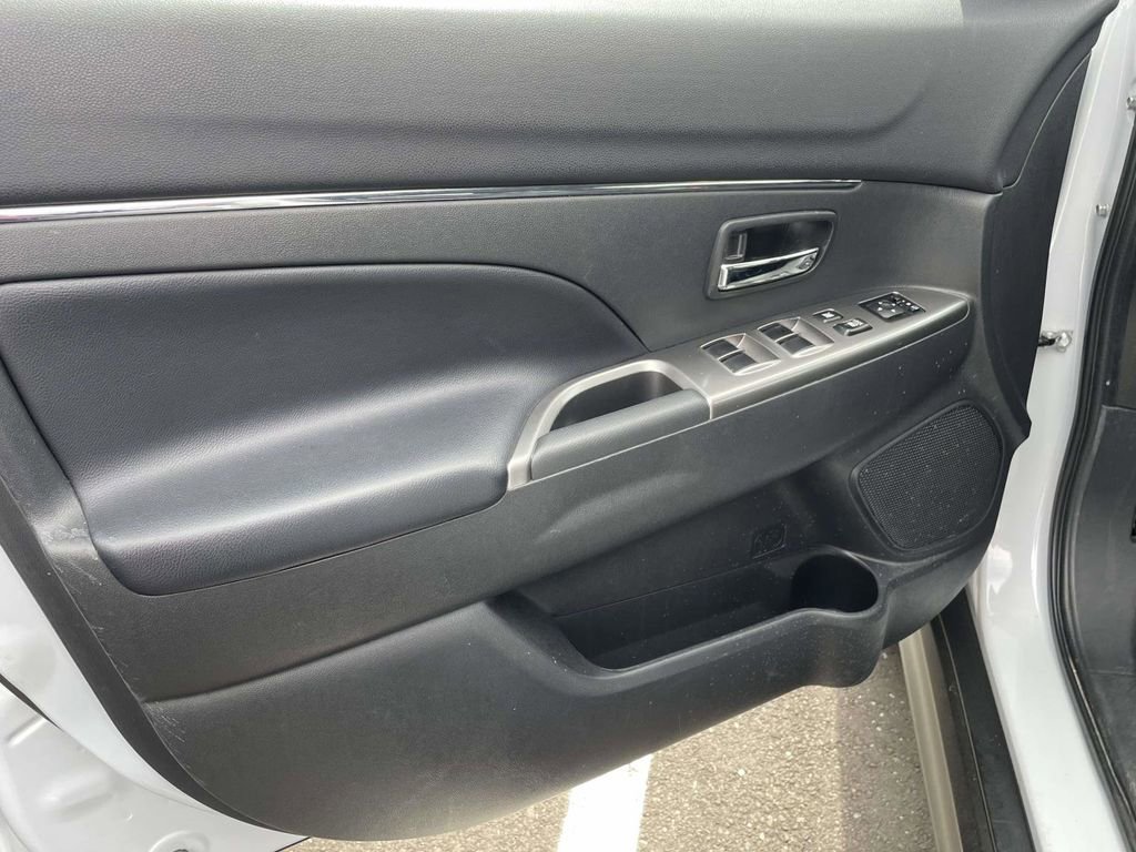 Used 2024 Mitsubishi Outlander Sport ES image 13