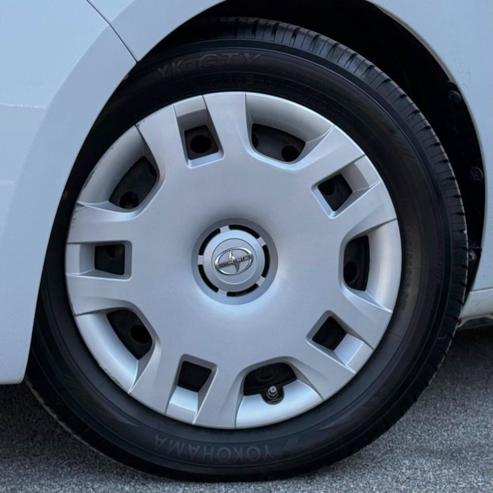 Used 2009 Scion xB FWD image 19
