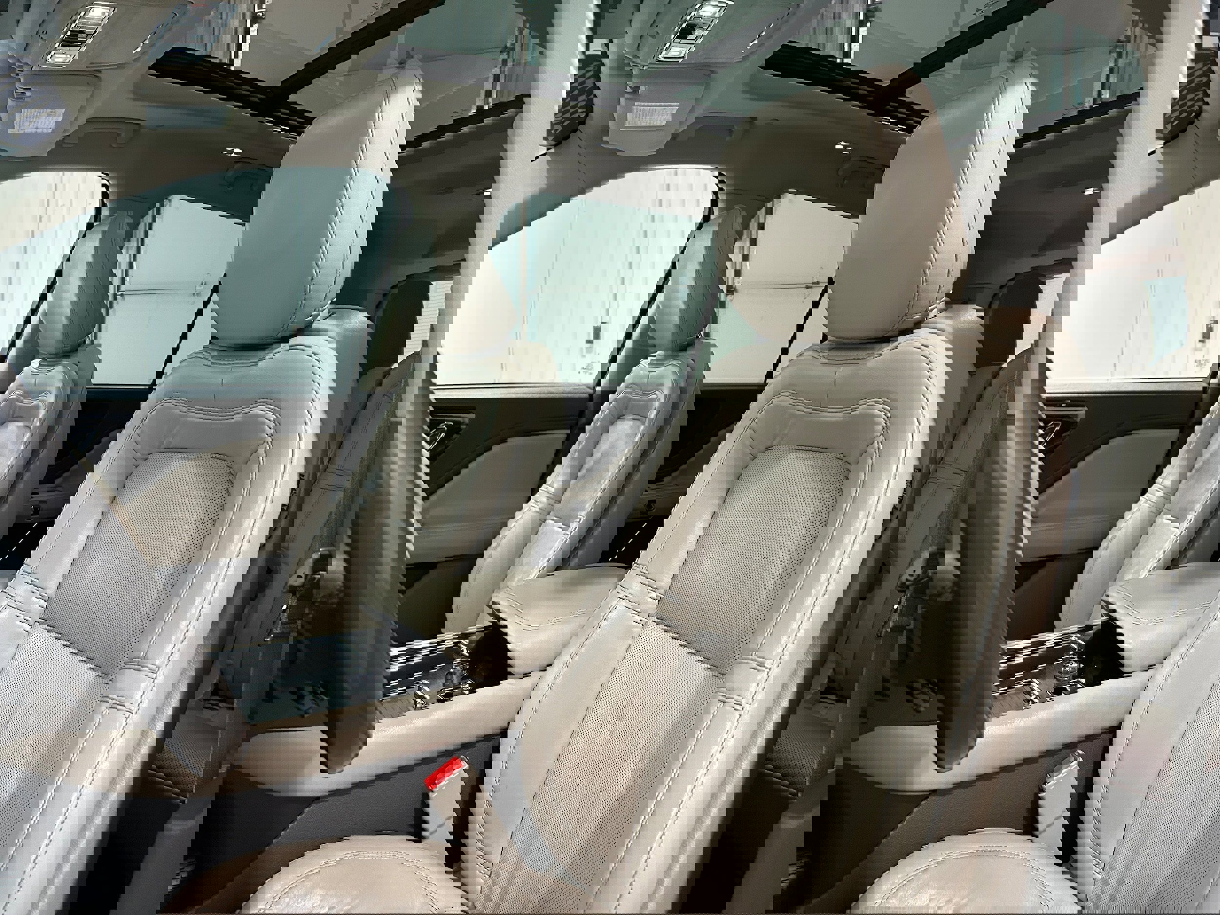 Used 2020 Lincoln Aviator Reserve w/ Equipment Group 201A image 23