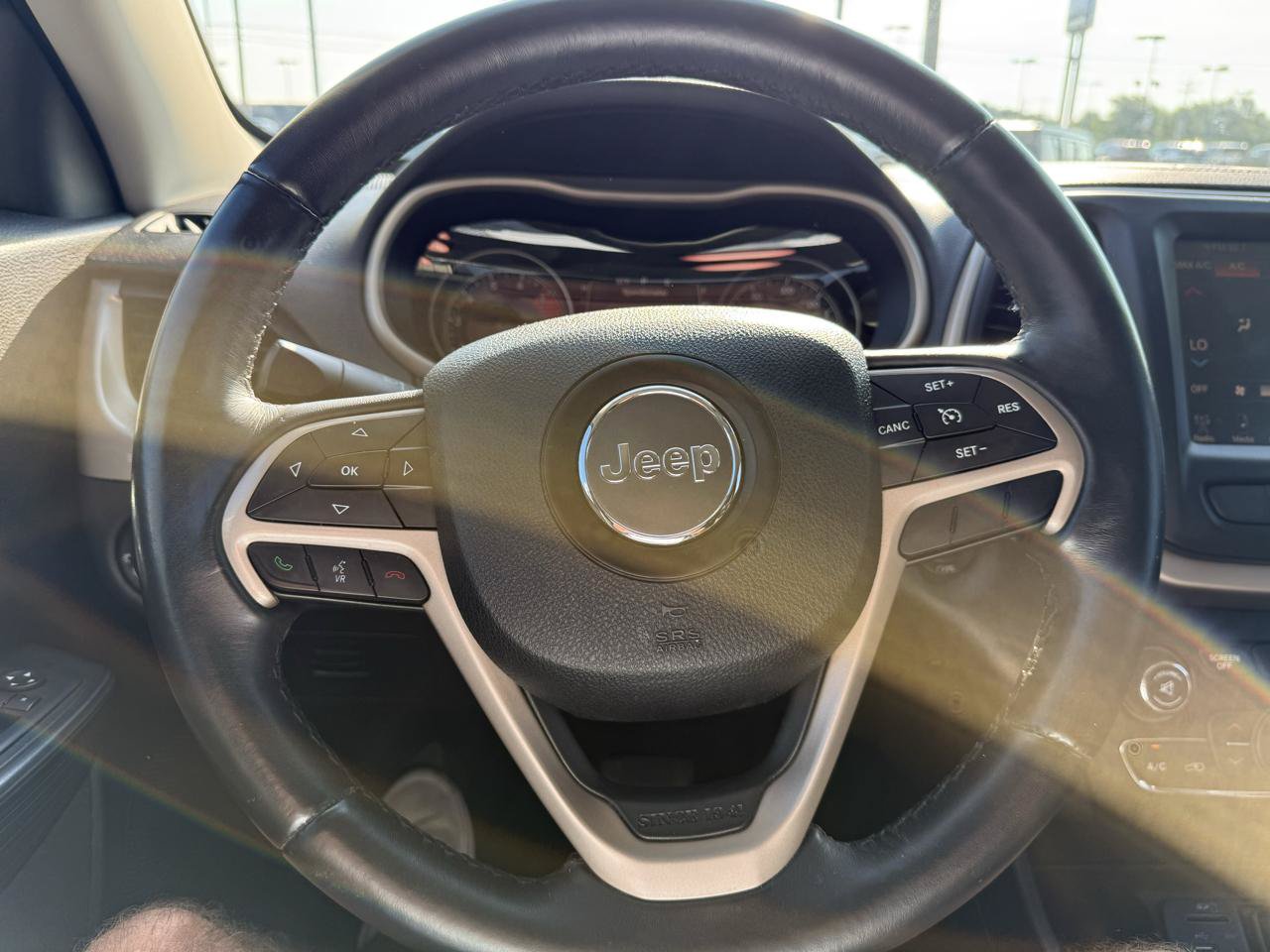 Used 2016 Jeep Cherokee 75th Anniversary FWD image 10