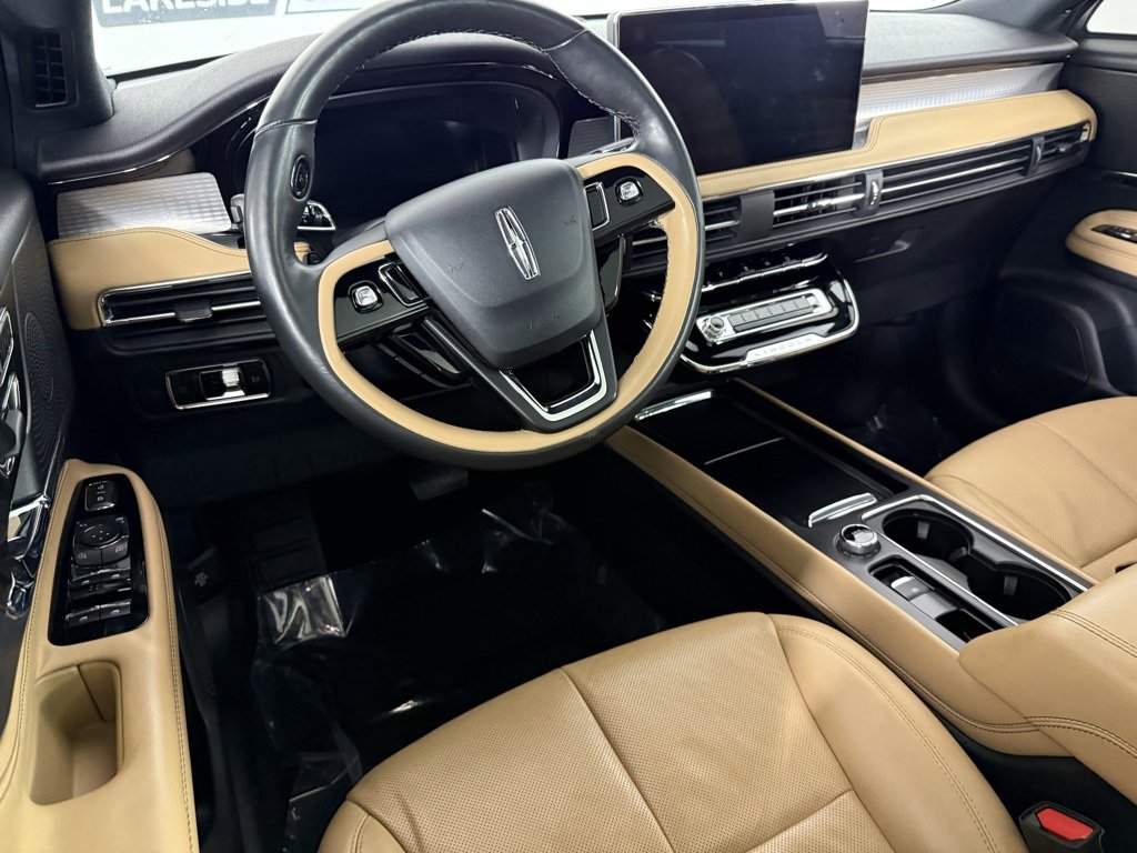 Used 2023 Lincoln Corsair Reserve w/ Equipment Group 201A image 18