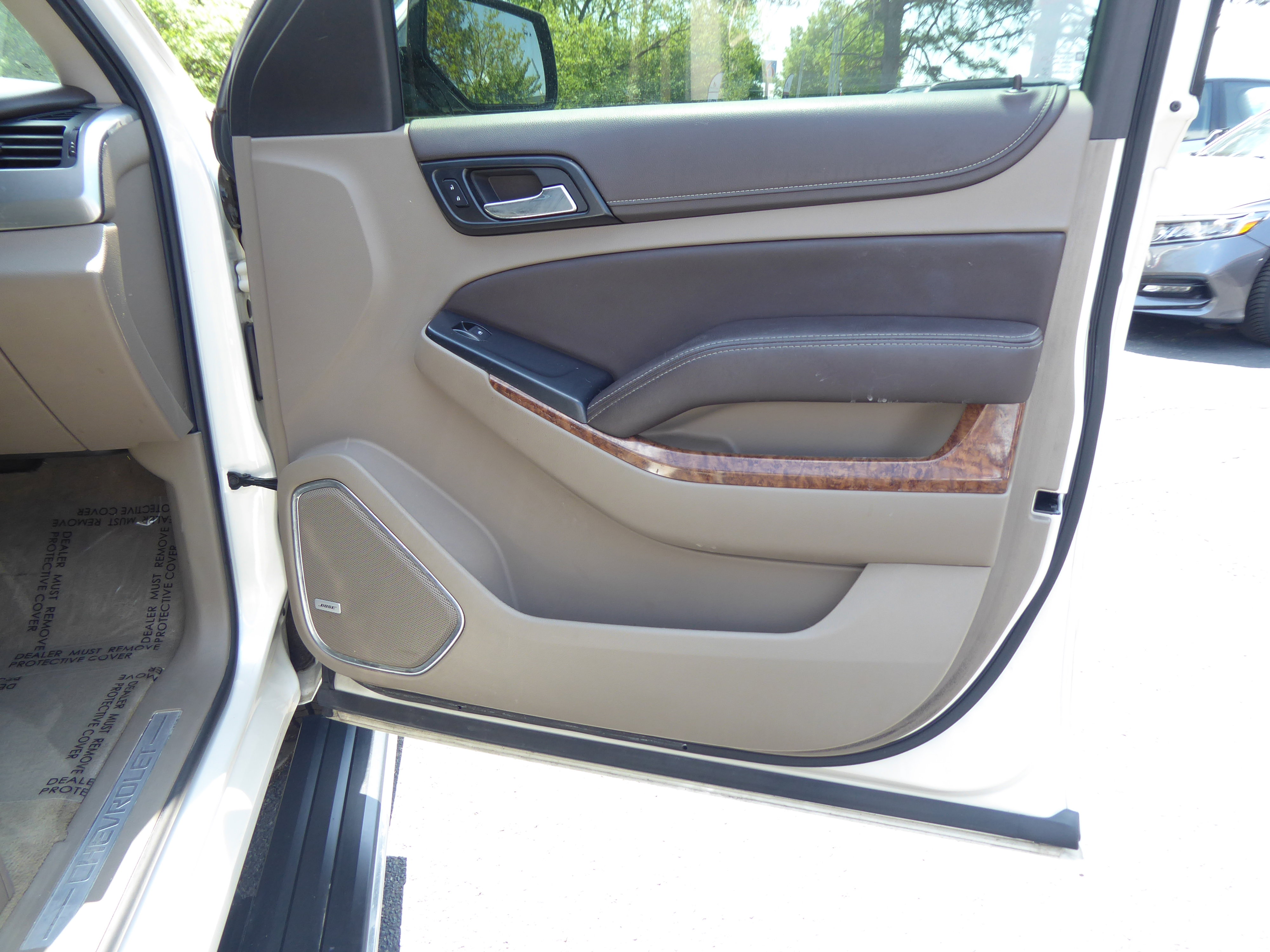 Used 2015 Chevrolet Suburban LTZ AWD/4WD image 26