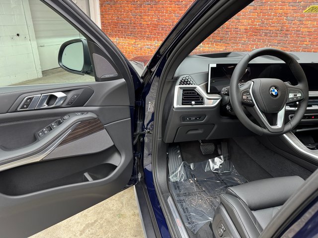 Used 2026 BMW X5 xDrive40i w/ Premium Package AWD/4WD image 9
