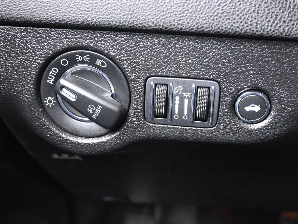 Used 2023 Chrysler 300 Touring L image 15