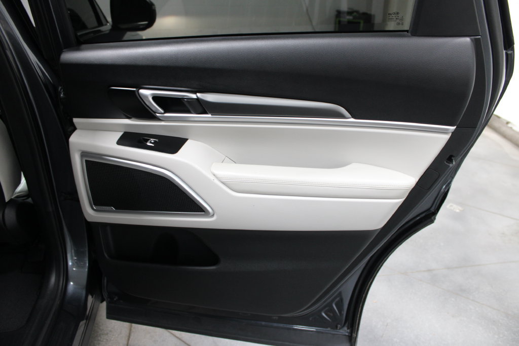 Used 2020 Kia Telluride S FWD image 36