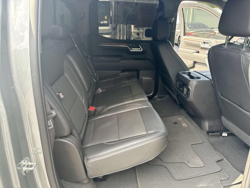 Used 2024 GMC Sierra 1500 Denali w/ Technology Package AWD/4WD image 29