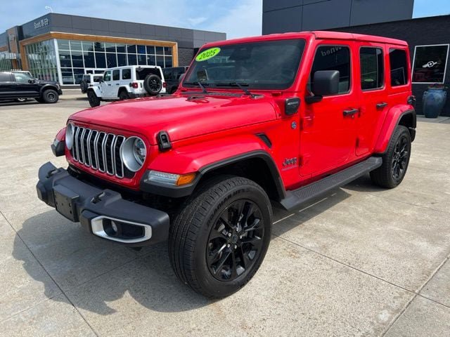 Certified 2025 Jeep Wrangler Unlimited Sahara AWD/4WD image 3