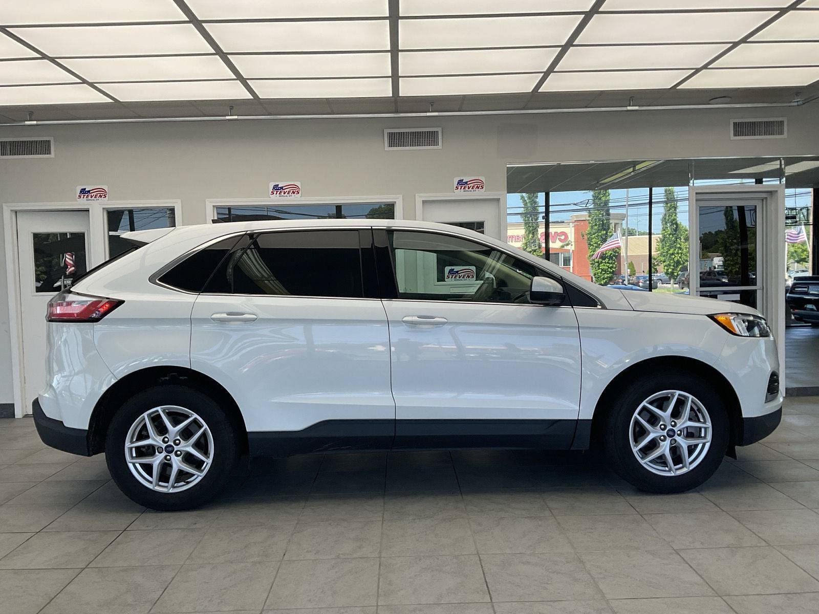 Used 2023 Ford Edge SEL w/ Convenience Package AWD/4WD image 4