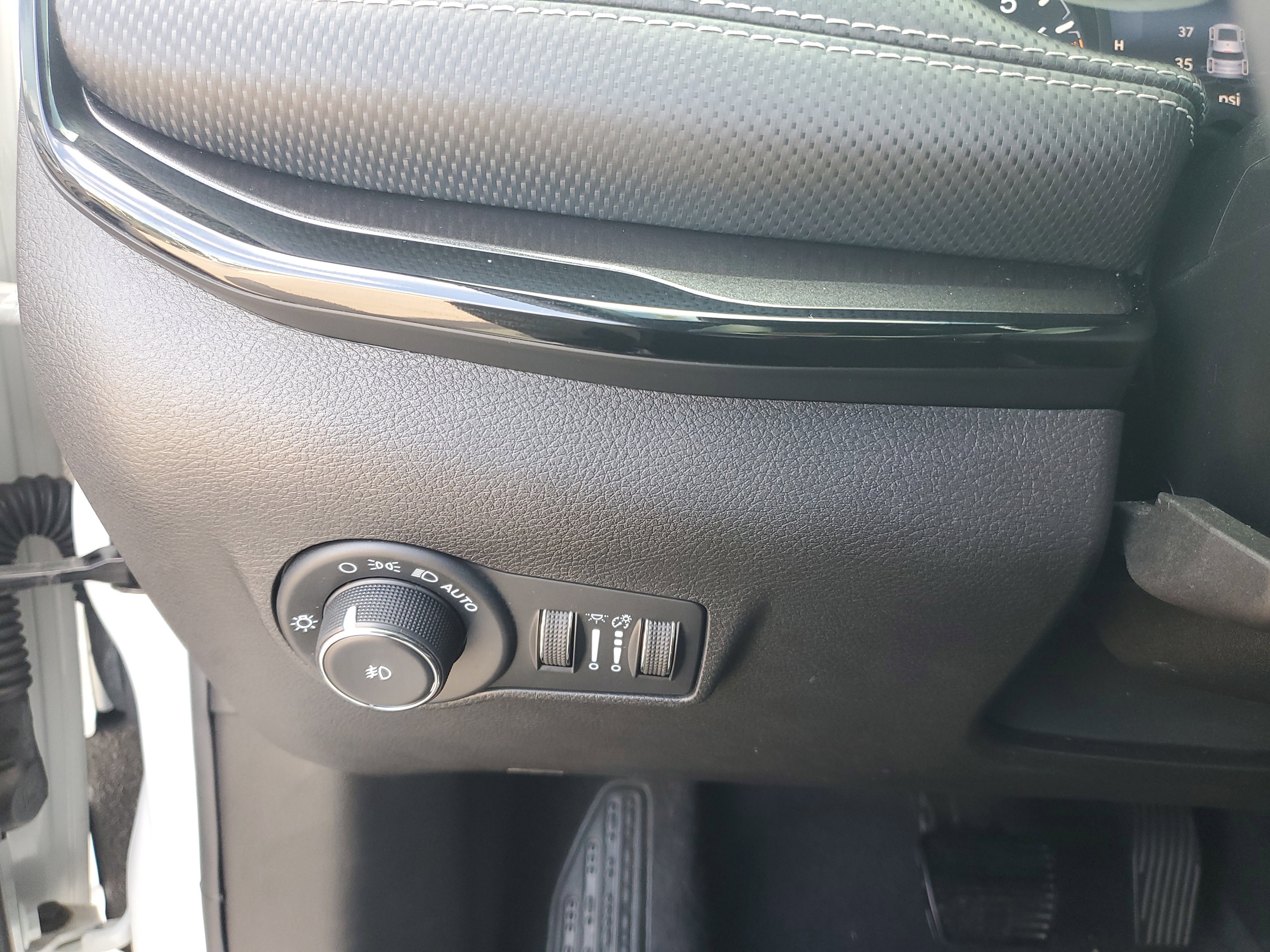 Used 2022 Jeep Compass Latitude FWD image 22