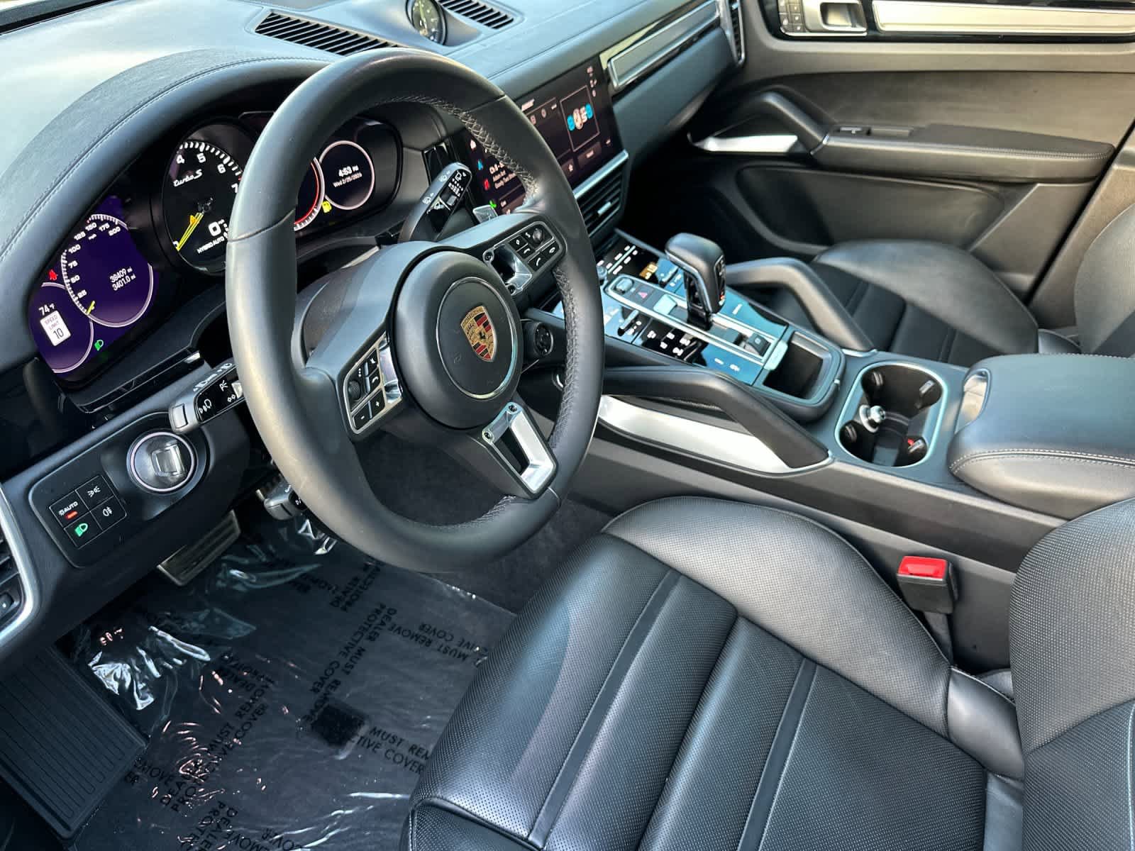 Used 2023 Porsche Cayenne Turbo S AWD/4WD image 4