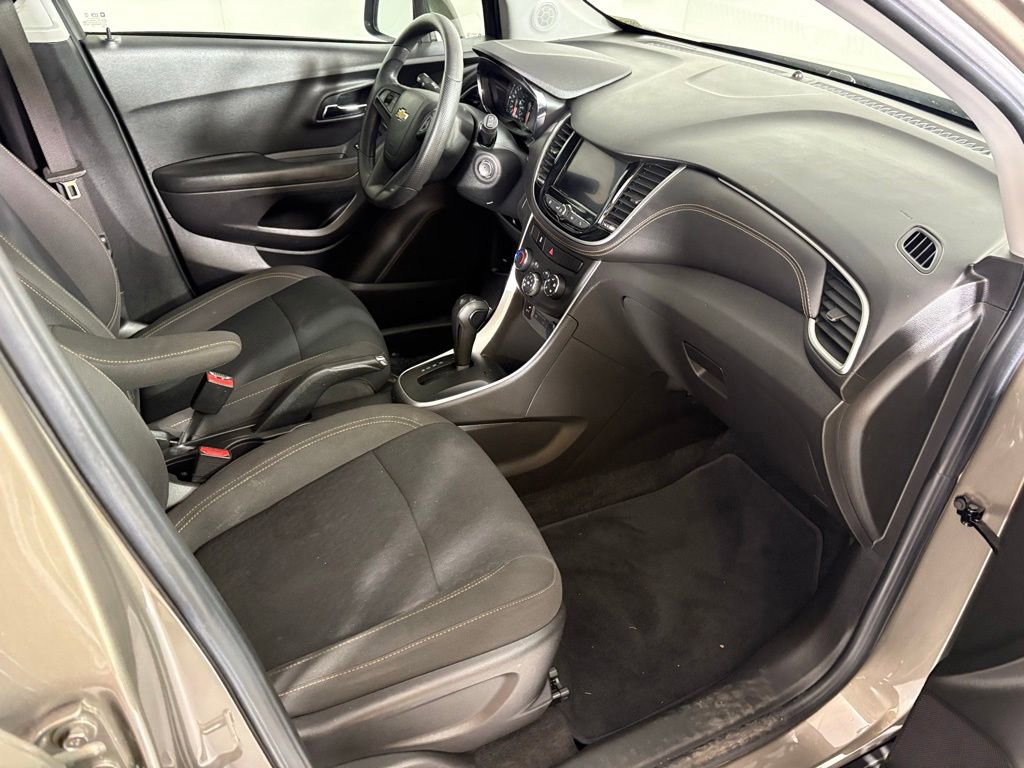 Used 2021 Chevrolet Trax LS w/ Tint and Cruise Package FWD image 17