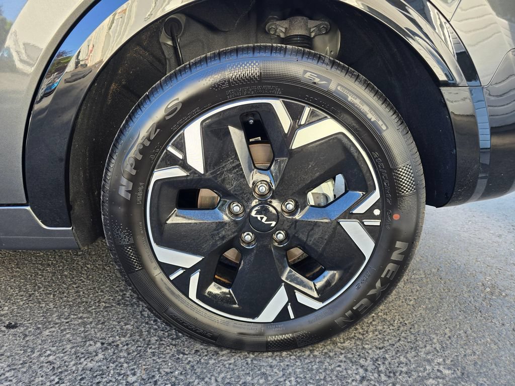 Certified 2025 Kia Niro Wind w/ Wind Preserve Package FWD image 6