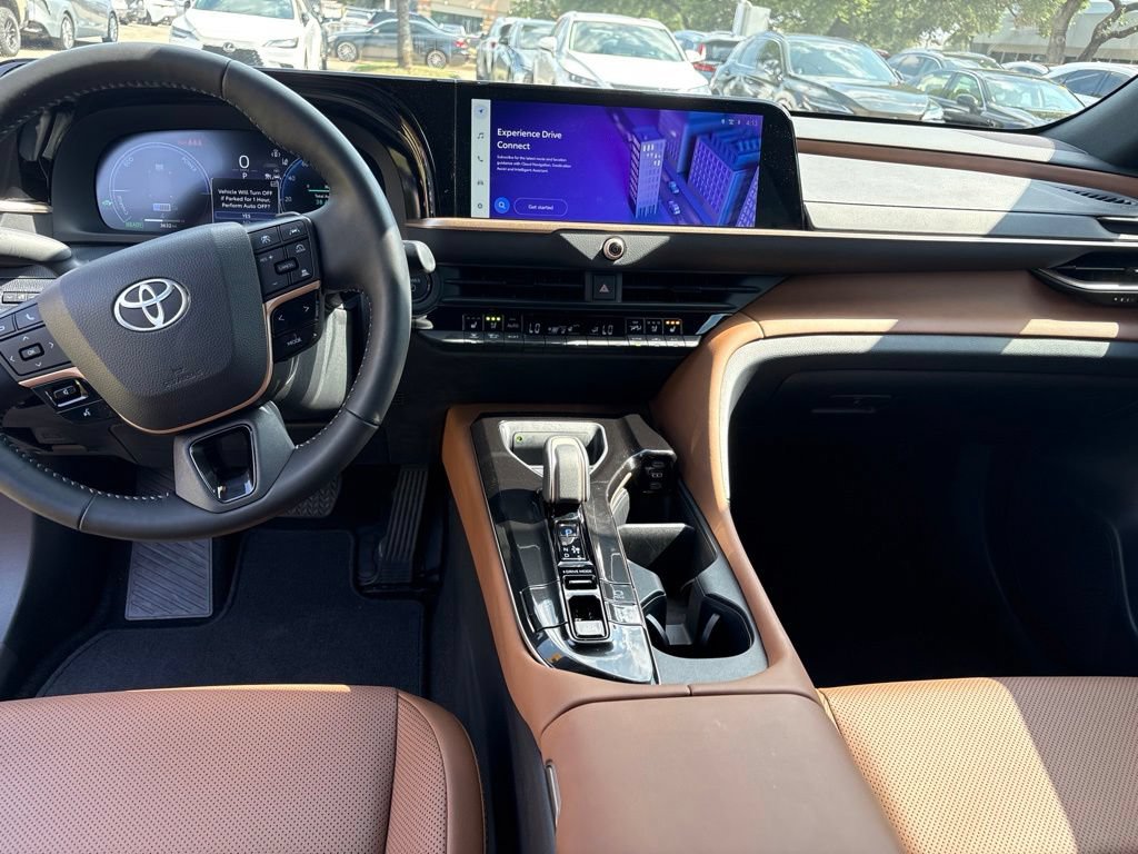 Used 2025 Toyota Crown Signia AWD/4WD image 17