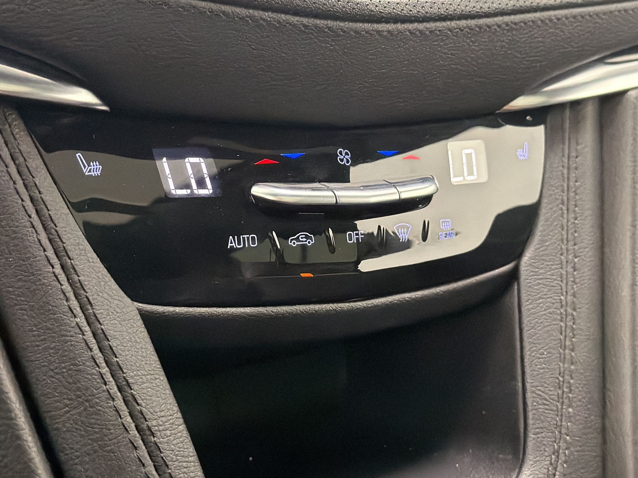 Used 2022 Cadillac XT5 Premium Luxury w/ Technology Package FWD image 20