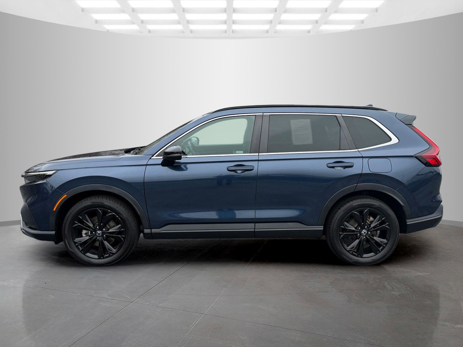 Used 2023 Honda CR-V Sport Touring image 3