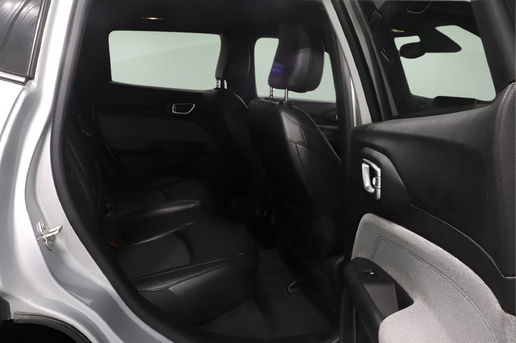 Certified 2024 Jeep Compass Latitude AWD/4WD image 16