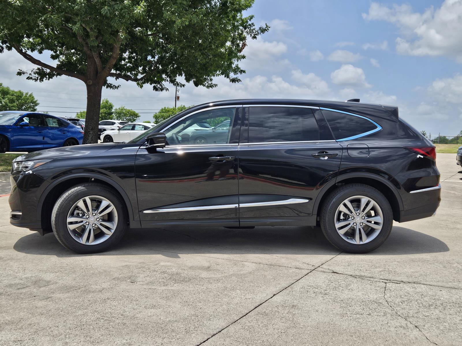 New 2026 Acura MDX SH-AWD image 3