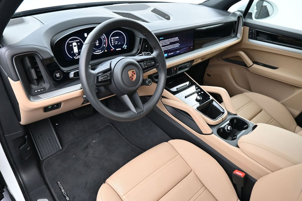 Certified 2026 Porsche Cayenne AWD/4WD image 4