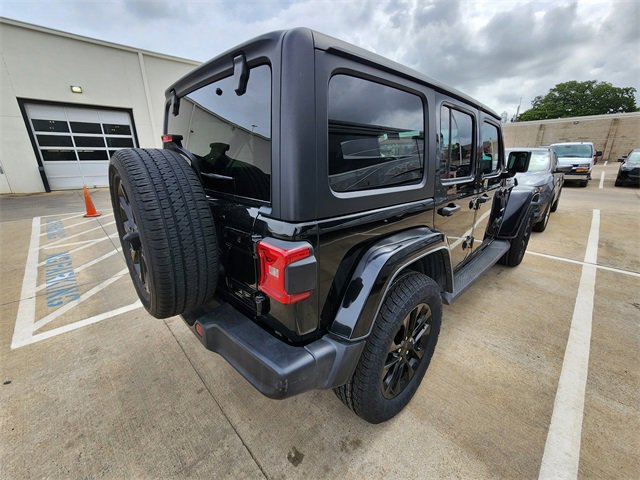 Used 2023 Jeep Wrangler Unlimited Sahara AWD/4WD image 8