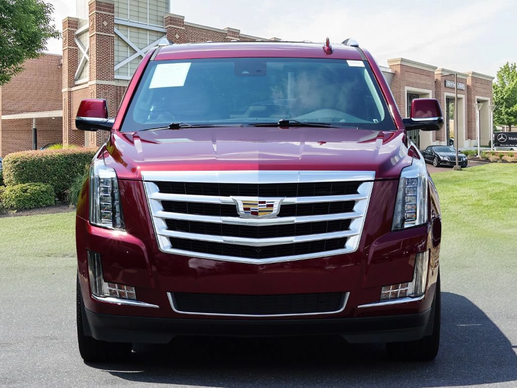 Used 2020 Cadillac Escalade Luxury AWD/4WD image 2