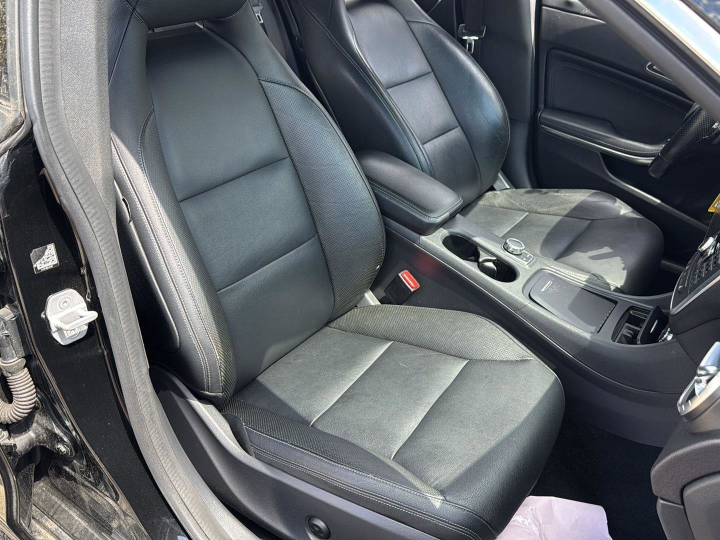 Used 2014 Mercedes-Benz CLA 250 image 21