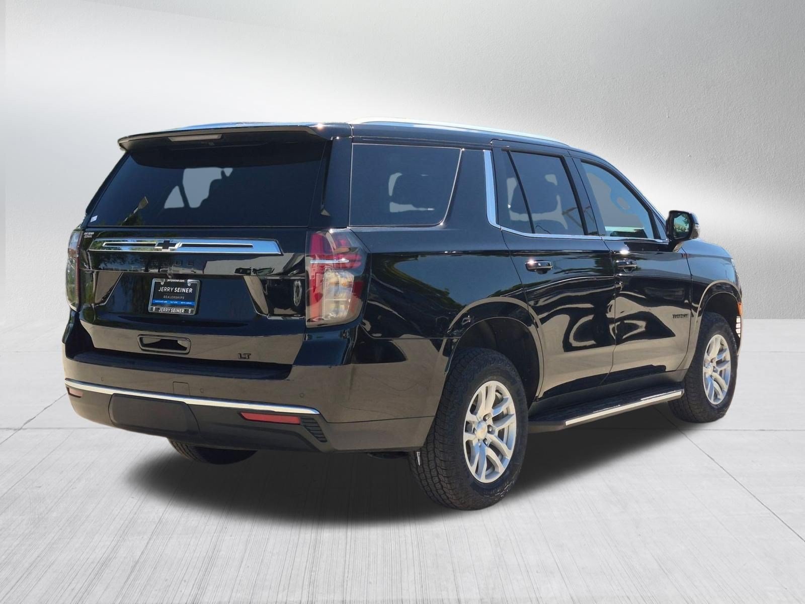 Certified 2023 Chevrolet Tahoe LT w/ Luxury Package AWD/4WD image 6