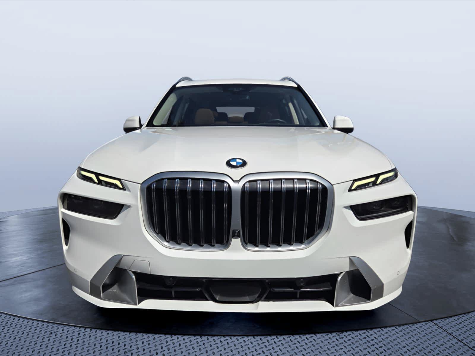 Used 2023 BMW X7 xDrive40i w/ Premium Package AWD/4WD image 8