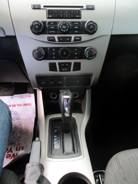 Used 2008 Ford Focus SE FWD image 10