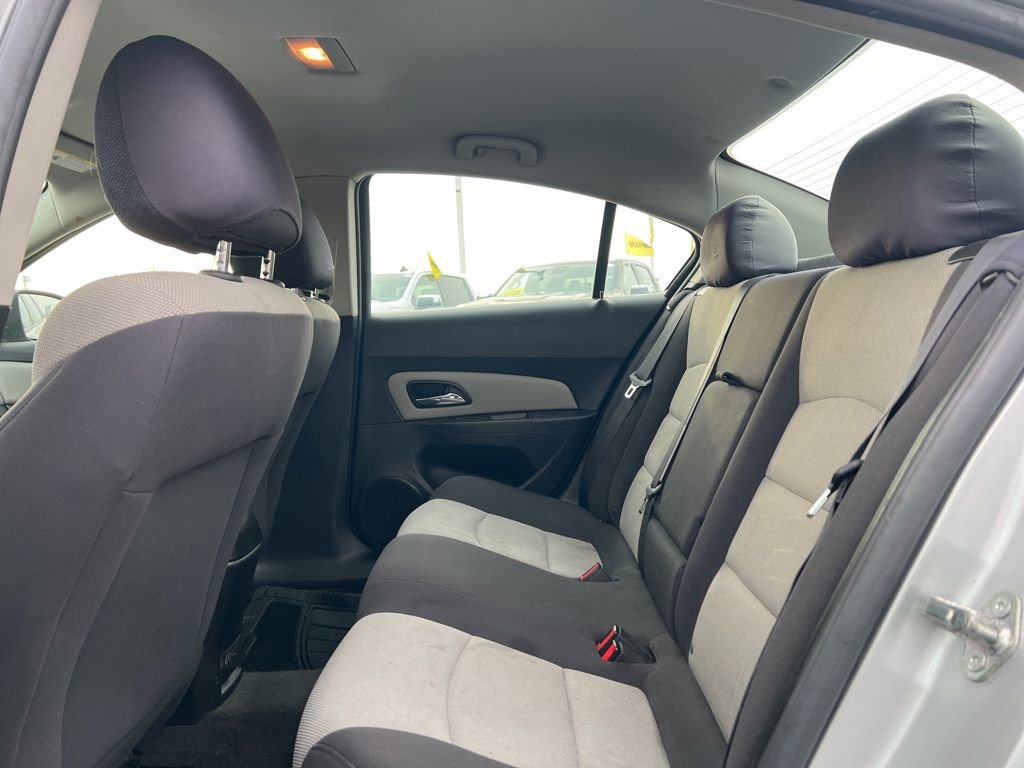 Used 2014 Chevrolet Cruze LS image 20