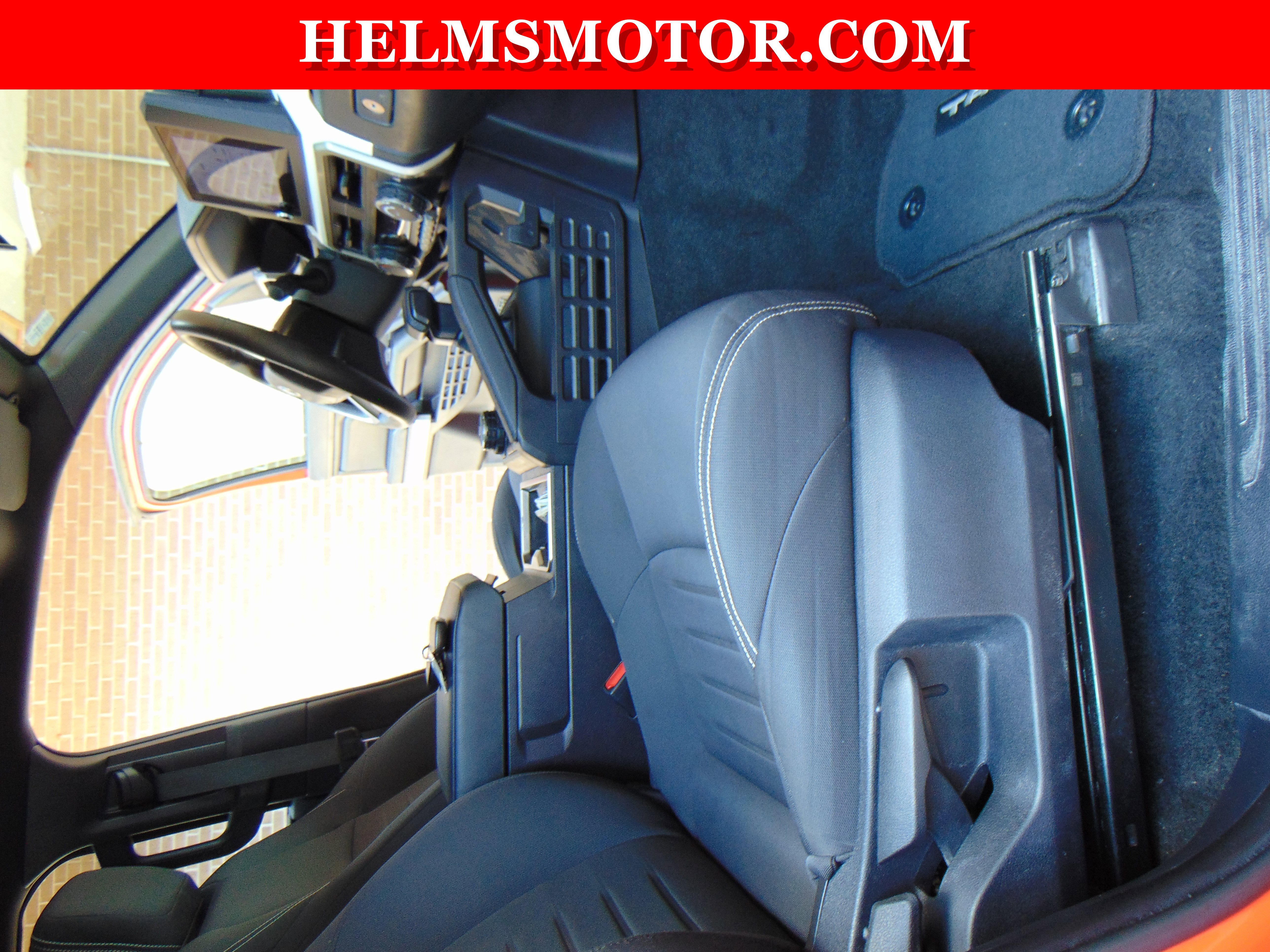 Used 2024 Toyota Tacoma TRD Off-Road image 28