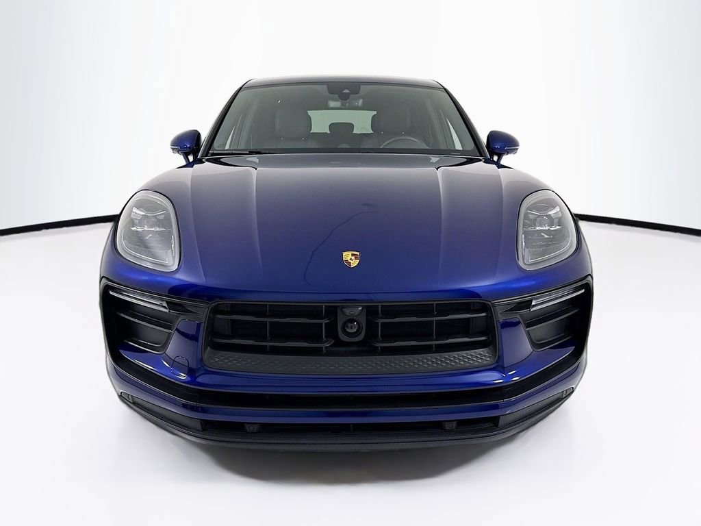 Certified 2024 Porsche Macan image 6