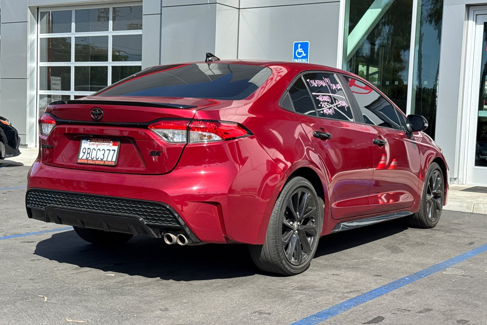 Used 2022 Toyota Corolla SE FWD image 5
