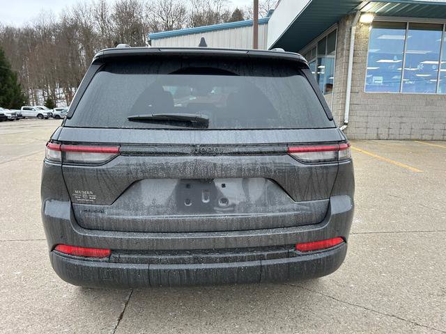New 2025 Jeep Grand Cherokee Limited w/ Trailer Tow Package image 4