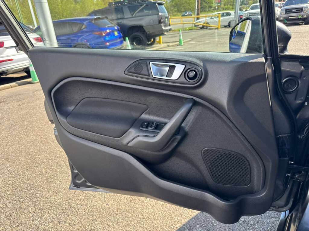 Used 2017 Ford Fiesta ST image 19