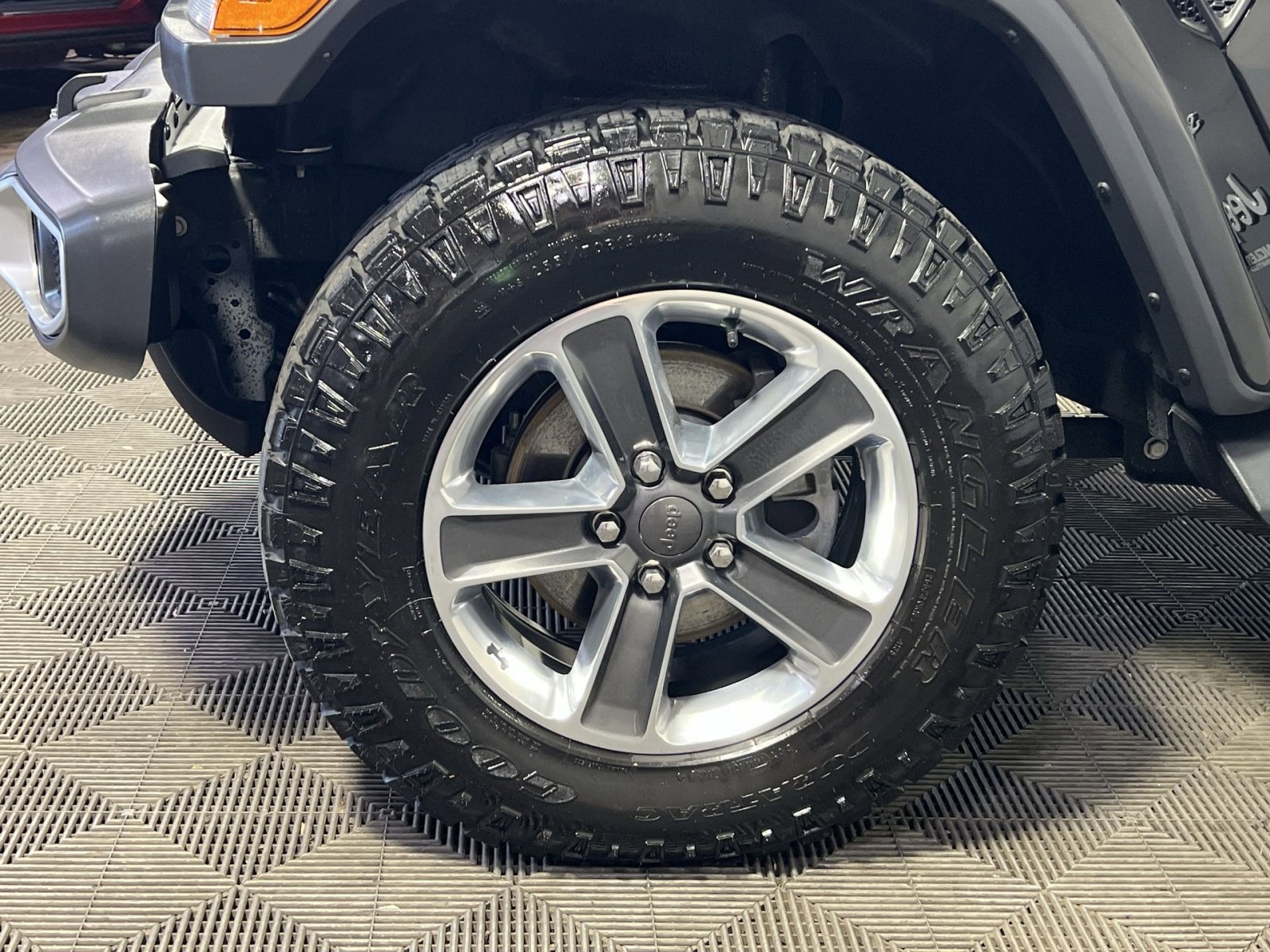 Used 2019 Jeep Wrangler Unlimited Sahara image 12