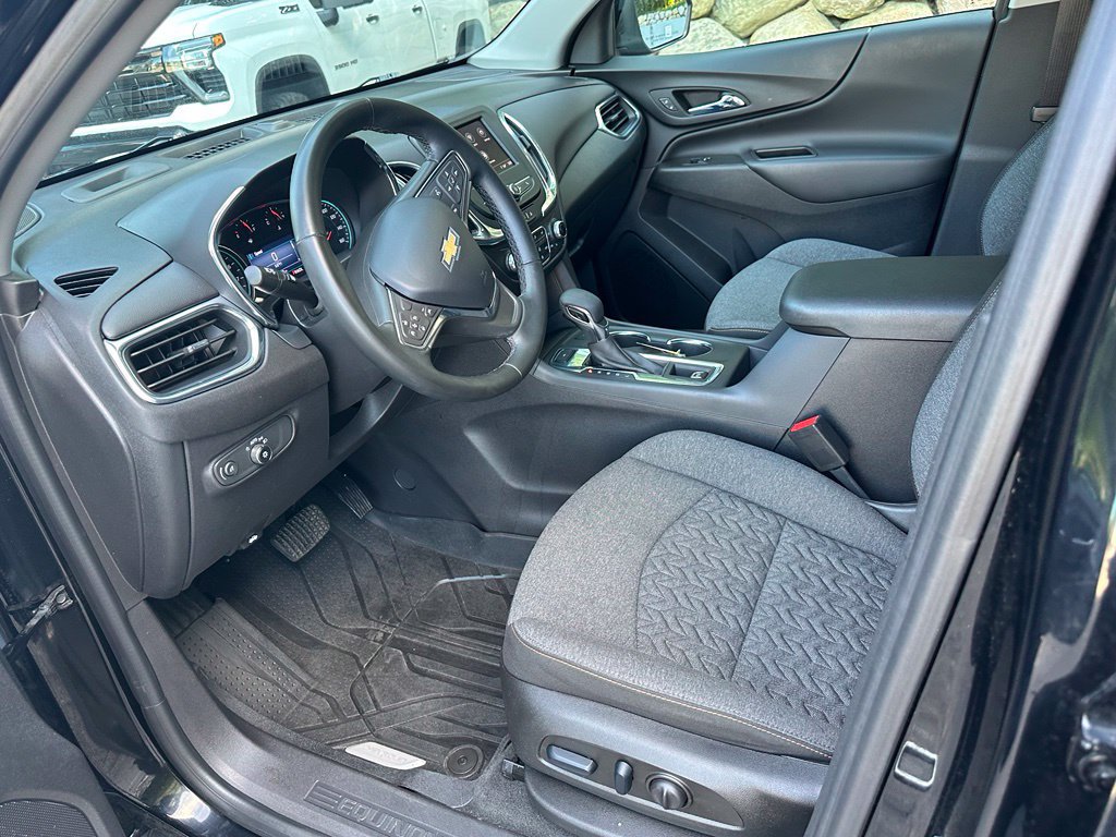 Used 2024 Chevrolet Equinox LT w/ LPO, Floor Liner Package AWD/4WD image 10