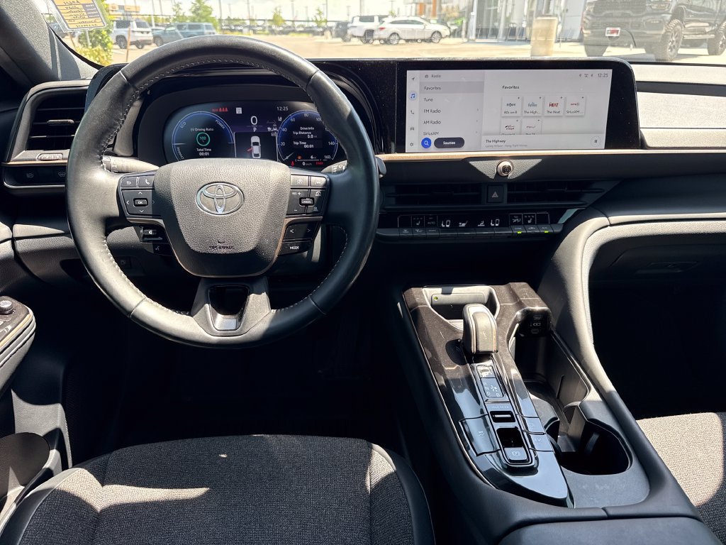 Used 2024 Toyota Crown AWD/4WD image 9