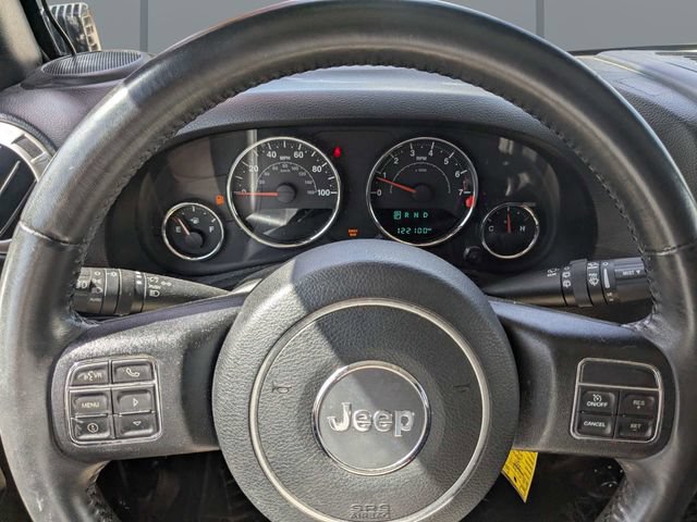 Used 2017 Jeep Wrangler Unlimited Rubicon w/ Connectivity Group AWD/4WD image 28