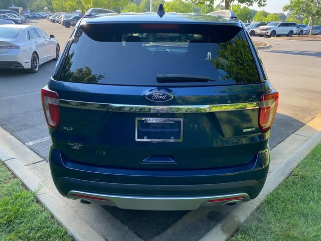 Used 2017 Ford Explorer XLT AWD/4WD image 32