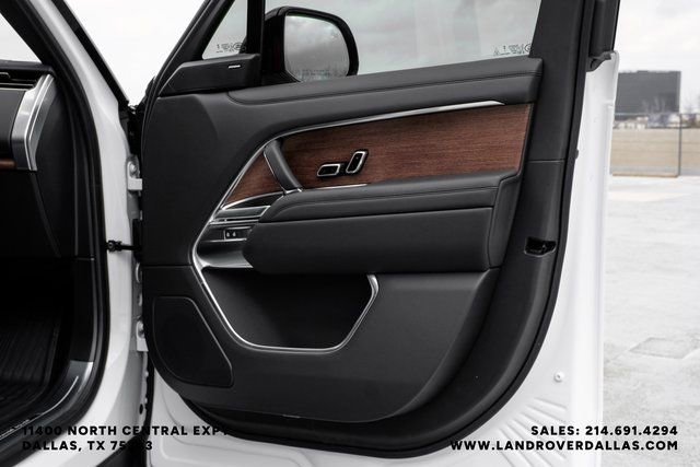 New 2026 Land Rover Range Rover SE image 46