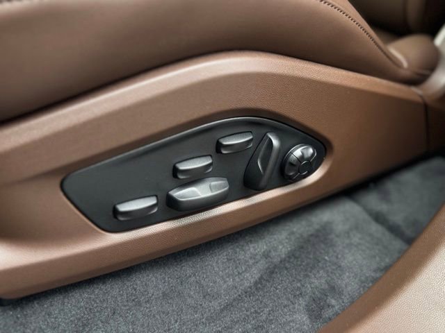 New 2026 Porsche Macan 4 Electric image 16