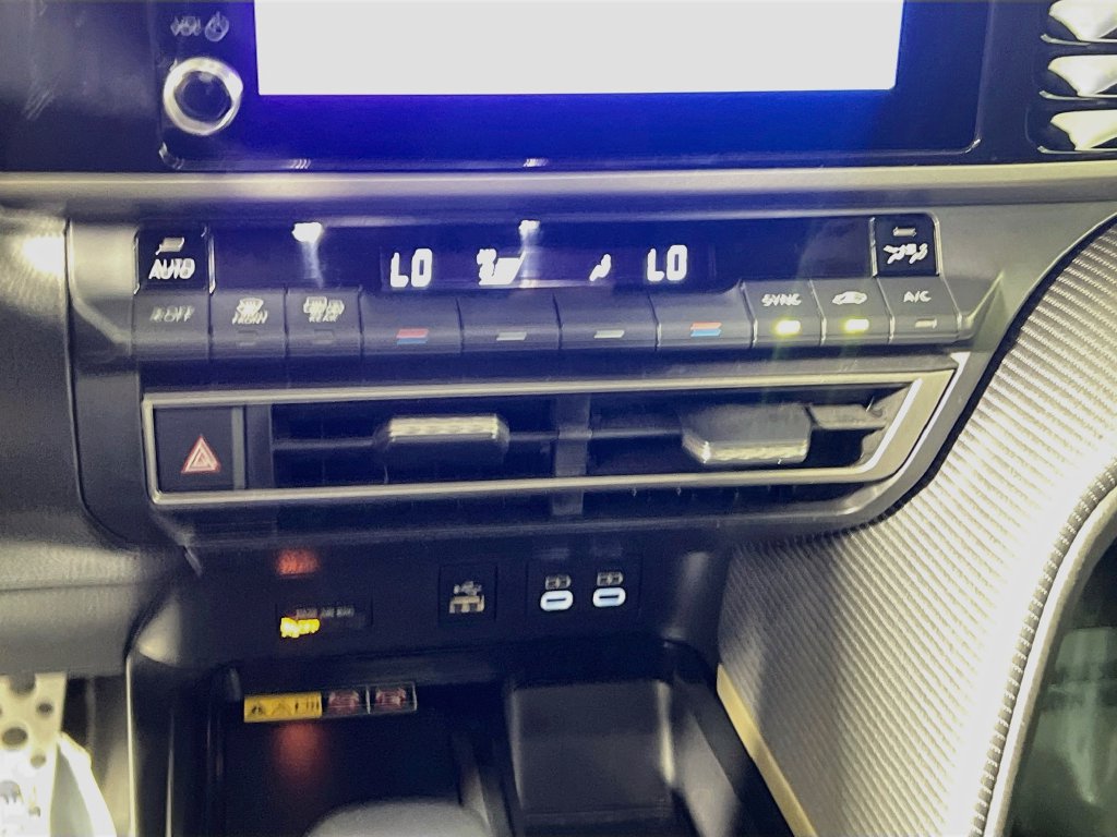 Used 2025 Toyota Camry SE FWD image 23