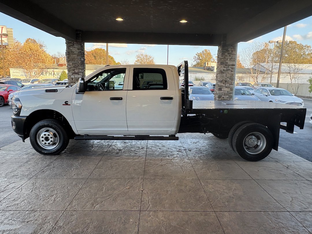 Used 2023 RAM 3500 Tradesman image 11